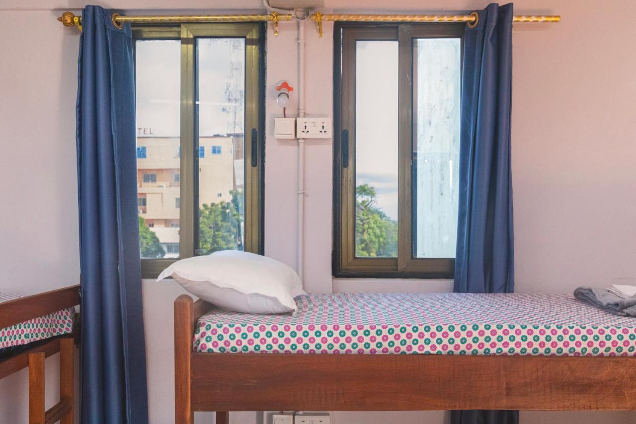 African Vibrations Hostel Osu Accra Luaran gambar