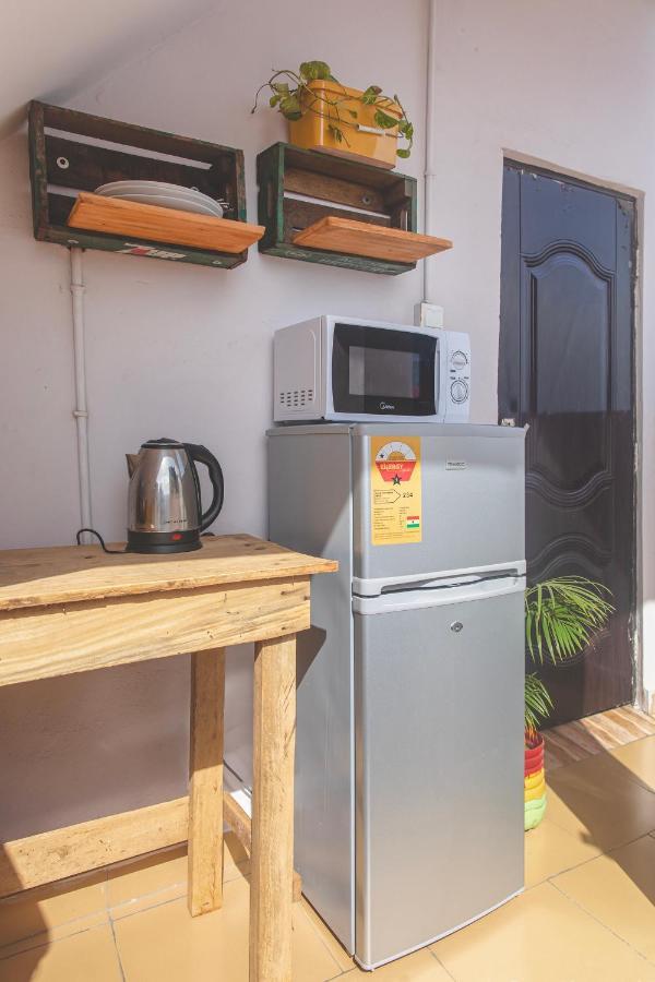 African Vibrations Hostel Osu Accra Luaran gambar